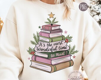Stos książek świątecznych PNG | Drzewko z książkami do czytania na święta | Sublimacja dla miłośników książek | Projekt koszulki z nadrukiem na kubek
