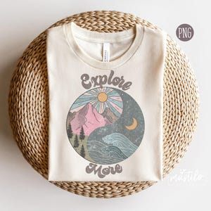 Explore Mais Design de Sublimação, Retro Png, Explore Mais Png, Sublimação Vintage, Sublimação Hippie, Download Digital, PNG de Férias