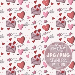 Könnte beinhalten: Ein nahtloses Muster mit rosa und roten Herzen, Umschlägen und Pfeilen. Das Muster ist auf weißem Hintergrund und enthält das Wort "Love", das sich durchgehend wiederholt.