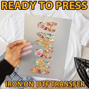 Retro 'Mama' bloementekst DTF-overdracht, pastelbloemenpatroon aan de binnenkant, klaar om te drukken, transparant png-ontwerp, direct op film