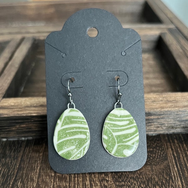 Ceramic earrings with green leaf design / handmade ceramic dangles / handmade ceramic earrings plant design