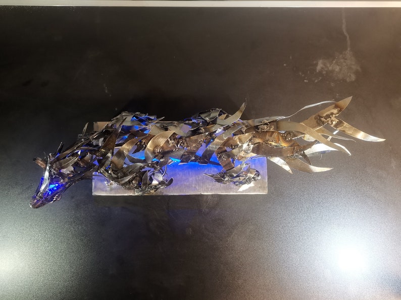 Wolf Metal Sculpture aura Small, Compact Art Decoration Statue for Your