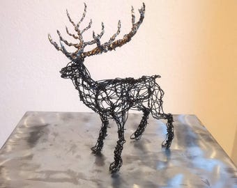 Detailed deer wire sculpture with silver-plated antlers - Perfect gift for Christmas