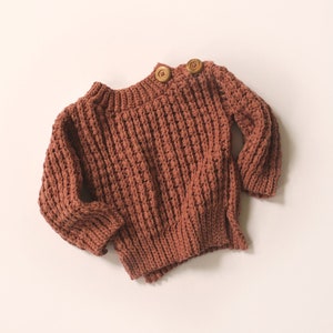 Patrón de crochet en inglés / Suéter de bebé con diseño de gofres de fin de semana / PDF digital / Suéter de punto acanalado moderno bohemio para niños pequeños talla recién nacido 5T
