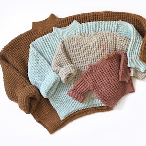 Patrón de crochet en paquete de 3 para adultos, niños y bebés. Suéter tipo gofre para el fin de semana. PDF digital. Suéter bohemio moderno para recién nacidos, niños y adolescentes.