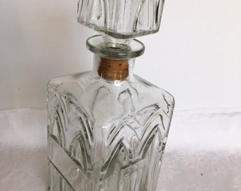 イタリア製のヴィンテージ 19 インチ磁器デキャンタ。本当に