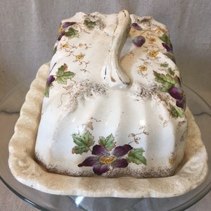 Antique Violet Covered Cheese Saver