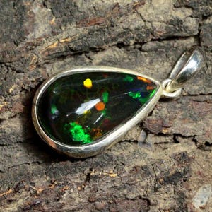 Black Ethiopian Welo Fire Opal Pendant-For Women-Natural Fire Opal Pendant-925 Sterling Silver Pendant-October Birthstone Fashion Style
