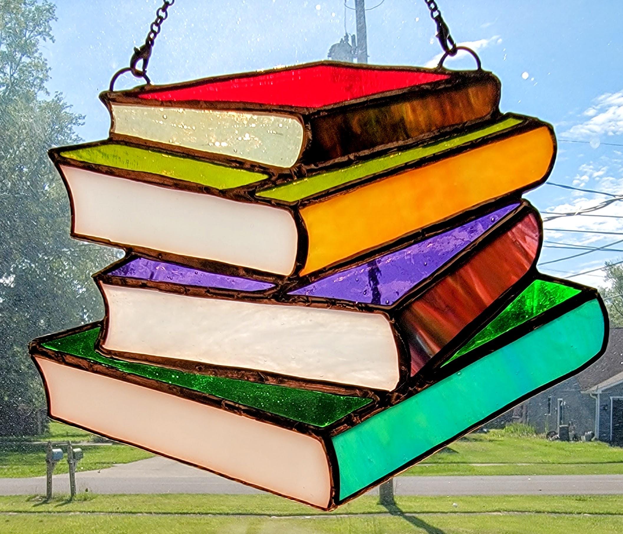 Bibliotheekboekenstapel - glas-in-lood suncatcher - vier boeken