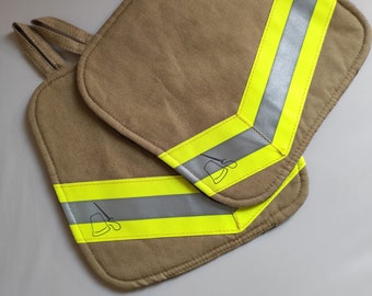 sandfarbene Feuerwehr-Topflappen aus Feuerwehrstoff