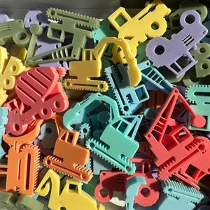 Bagger Konfetti l Baufahrzeuge |  Tischdeko l Buntes Konfetti aus Acryl  l Wiederverwendbares Konfetti l nachhaltig l Kindergeburtstag Jungs