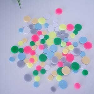 Coriandoli acrilici | Decorazione da tavolo l Coriandoli acrilici colorati l Coriandoli riutilizzabili l Sostenibili l Coriandoli glitterati l Schoolchild2025