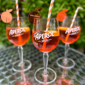 Aperol Getränke Anhänger l Glas Anhänger l Geschenk für Aperol Liebhaber l Holy Aperoli l Glas Markierer l Namensschild l Sitzplatzkarten