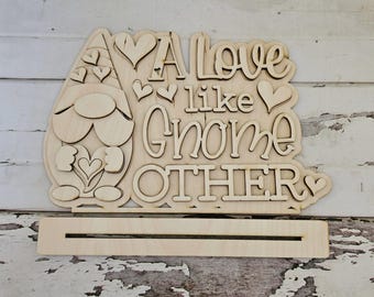 DIY-valentijnsdagkabouter op plank, decoratie onafgewerkt hout