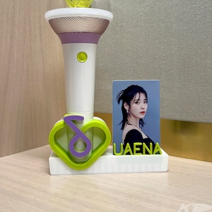 IU I-KE Ver.3 Lightstick-standaard en pc-houder, Light Stick-display, Uaena, 아이유, 3D-print, Kpop-decor