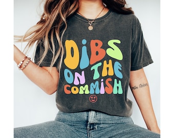Maglietta Dibs On The Commish, Maglietta della moglie del Fantasy Football, Maglietta della moglie del commissario, Maglietta del Fantasy Football, Regalo per gli amanti del Fantasy Football