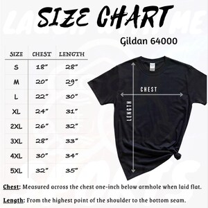 Op de afbeelding: Maattabel voor Gildan 64000 T-shirts, met borst- en lengtemaat in inches voor maten S tot en met 5XL.