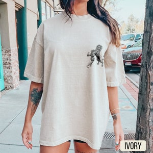 Strong and Courageous Shirt, Ivory Comfort Colors Shirt, Christian Pump Cover, Bible Verse Tshirt, Muscle Mommy, Trendy Oversized Christian Shirt, Gym Workout Shirt, Weightlifting Shirt
