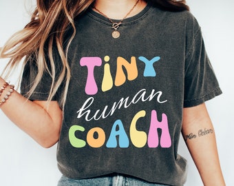 Coach shirt, klein menselijk coach shirt, cadeau voor coach, softbal coach shirt, cheer coach shirt, volleybal coach shirt, dans coach cadeau