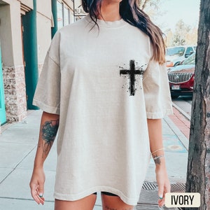 Lift Heavy Pray Hard Ivory Shirt, Comfort Colors, Gym Pump Cover, Christian Shirt, Weightlifting Shirt, Christian Gym Shirt, Jesus Lover Shirt, Woman of God, Oversized Gym Shirt