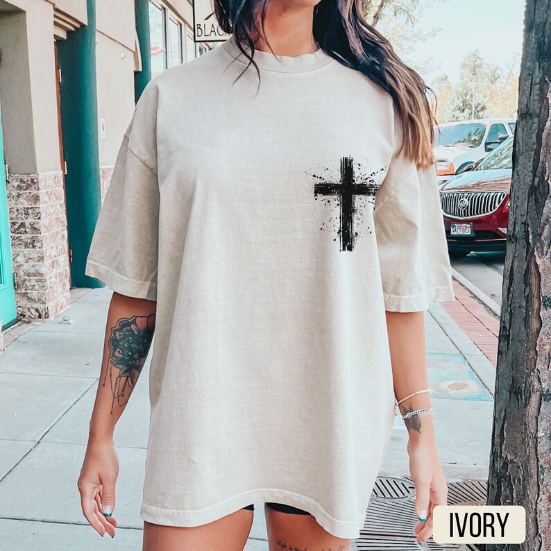 Lift Heavy Pray Hard Ivory Shirt, Comfort Colors, Gym Pump Cover, Christian Shirt, Weightlifting Shirt, Christian Gym Shirt, Jesus Lover Shirt, Woman of God, Oversized Gym Shirt