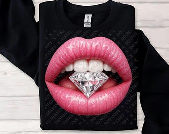 Labios rosados sensuales con diamante. Archivo PNG. Imágenes prediseñadas de labios brillantes y glamurosos para sublimación, pegatinas, arte de moda, manualidades femeninas y proyectos de diseño de lujo.