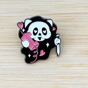 Ghostface Cat Soft Enamel Pin, Lapel Pin, Horror Movie Pin, Unique Pin, Nostalgia Collectible Pin, Retro Pin, 90&#39;s Pin