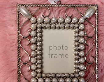 Silver Metal Hanging Picture Frame with Pearls