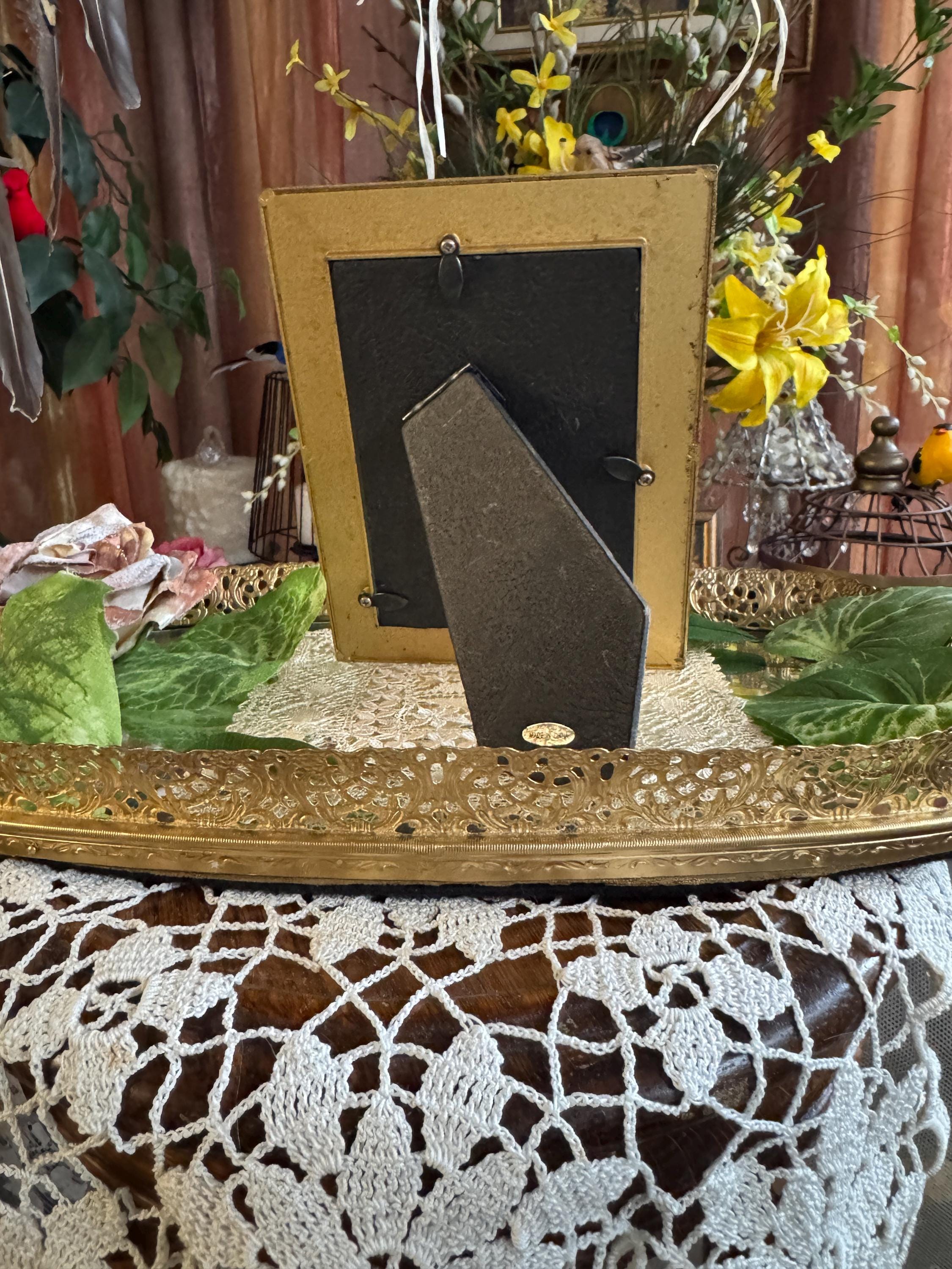 Photo Frame Gold Thing Gold Metal Photo Frame With Antique Gold Enamel With Embedded Vines and ...
