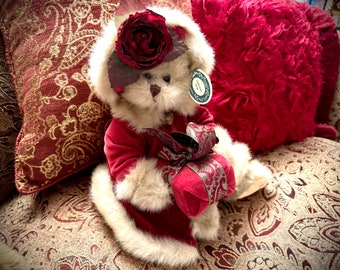 Miss Virginia Bearington, Collectible Holiday Bear