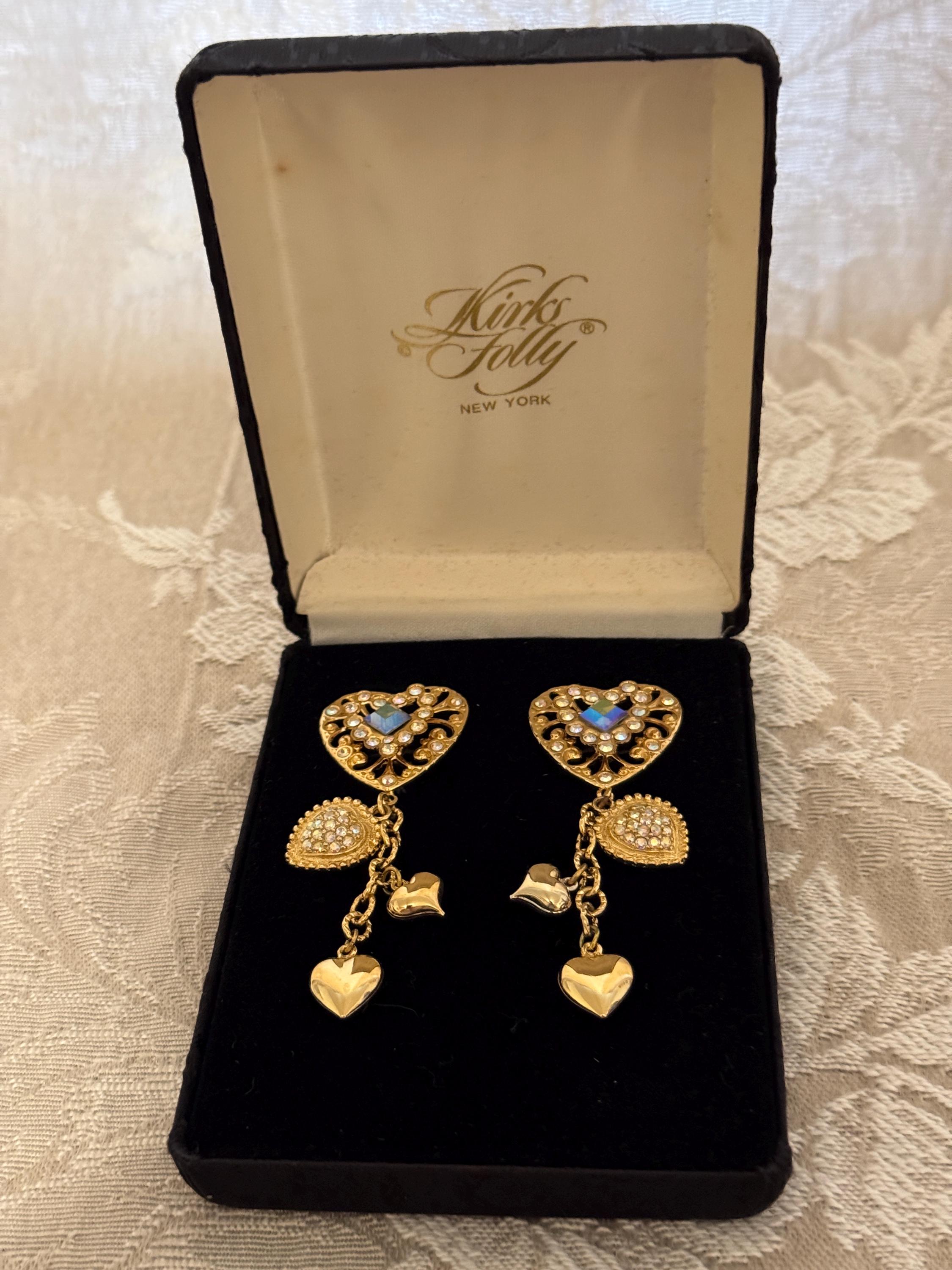 Orecchini Prima Comunione bambina a lobo Fragole oro giallo 18k e smalto Orecchini Prima Comunione bambina a lobo Fragole oro giallo 18k e smalto