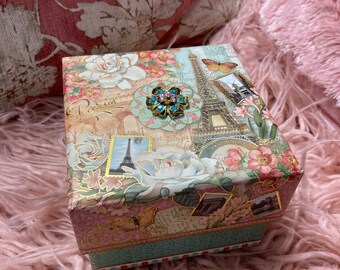 Punch Studio Square Collectable Gift Box, Paris Theme, Crystals in Goldtone Medallion Charm on Box Lid