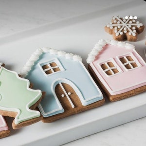House Cutter for Cookies, Fondant, Play-doh