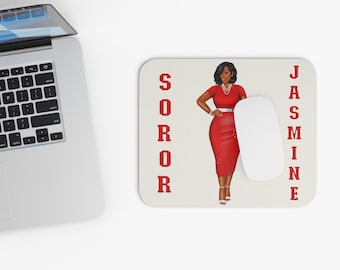 Alfombrilla de ratón personalizada en carmesí y crema de 1913, inspirada en la hermandad Delta Sigma Theta.