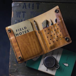 Le « Mool Note » - Couverture en cuir pour notes de terrain - Journal de poche de voyage - Organiseur de transport quotidien - Porte-outils EDC - Personnalisez-vous - Portefeuille