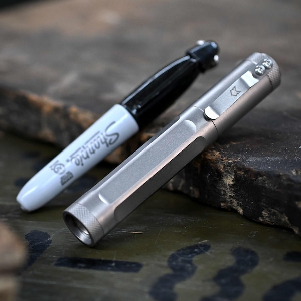 Estuche magnético personalizado para bolígrafos Sharpie Mini Caddy de titanio