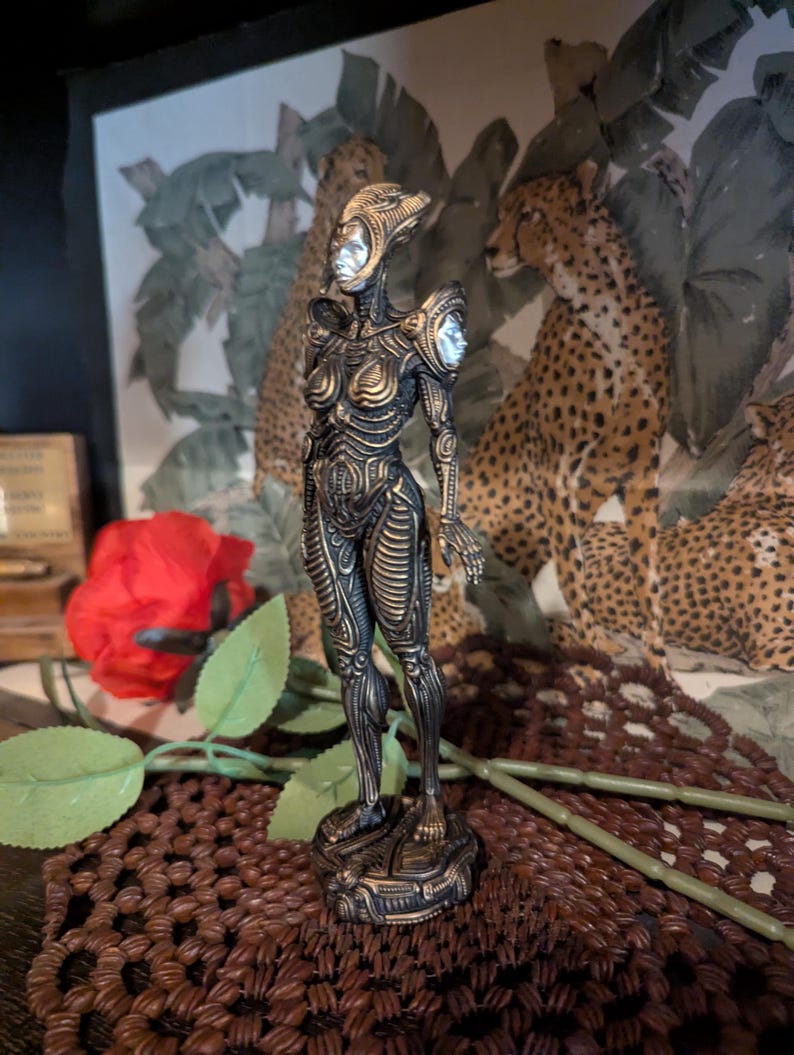 Exquisite Alien Exquisite Ancient Alien Statue - High Detail Decor - Gold & Silver - Etsy