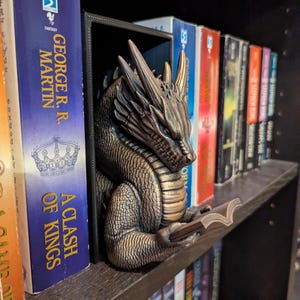 The Book Wyrm - Drachen Buchecke - Einzigartiger Fantasy Bücherregal Einsatz