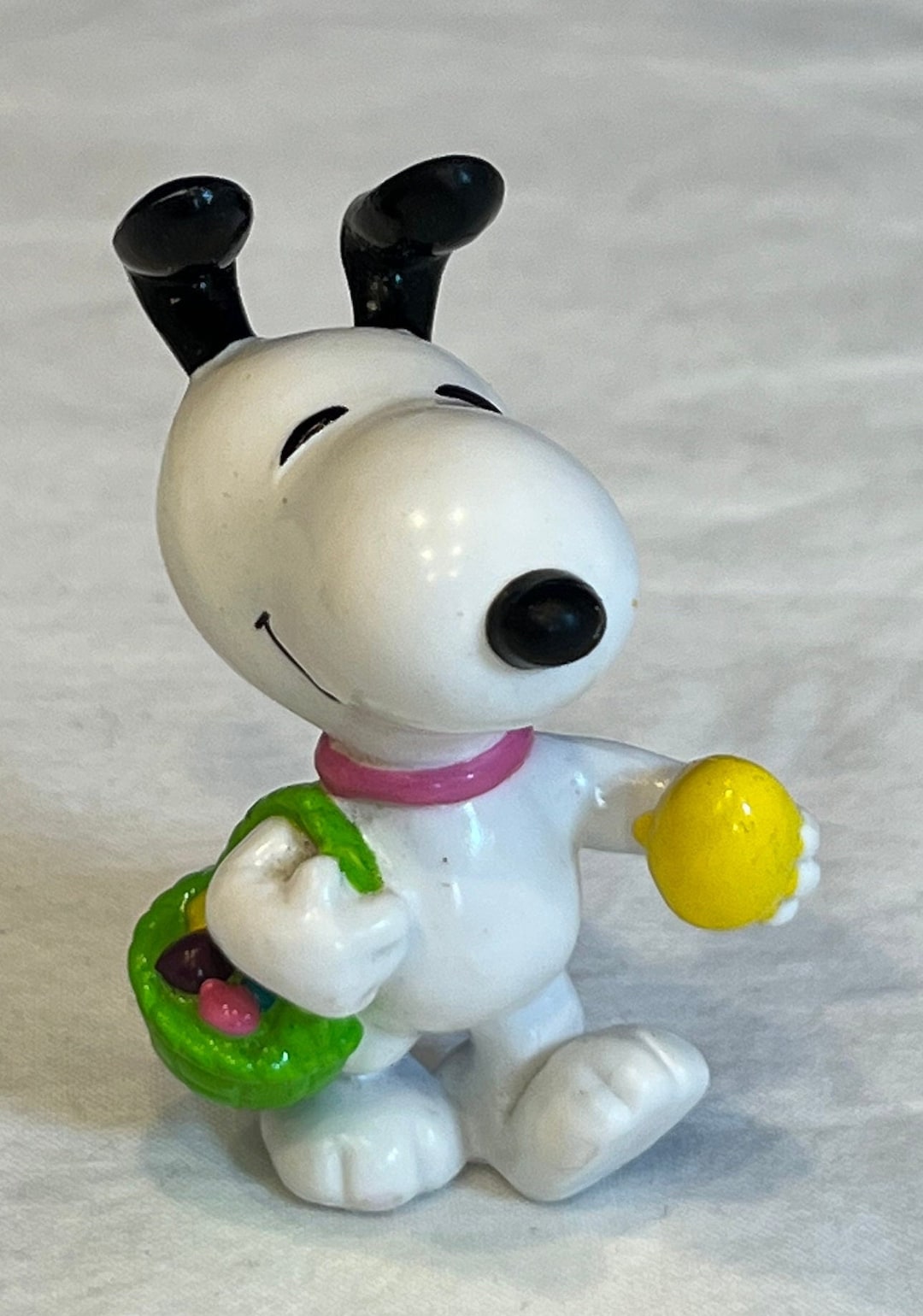 Peanuts SNOOPY Easter Egg Hunt Yellow Egg Rare 1996 PVC Figure Etsy