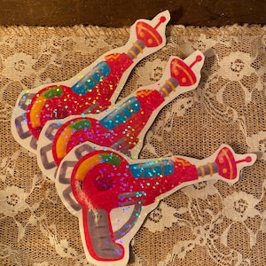 Zombies Spielzeug Raygun Sticker
