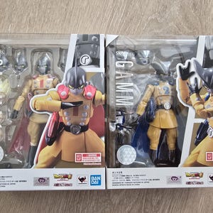 SH Figuarts Gamma 1 and 2 Bundle-box damaged