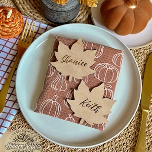 Thanksgiving Fall Leaf Table Name Tags | Holiday Table Tags | Fall Leaf Name Tags | Engraved Name Tags | Fall Table Decor | Name Plate Tags
