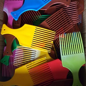 Sturdy Afro Comb Suitable for Detangling and Combing the Most Difficult Natural Hair