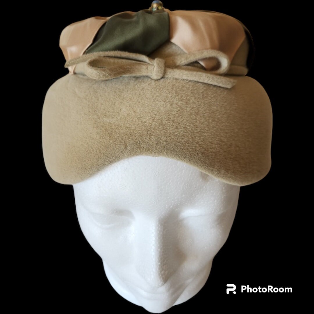 Vintage 50s 60s Felt & Satin Pillbox Hat W/ Aurora Borealis Vintage 50s 60s Felt & Satin Pillbox Hat W/ Aurora Borealis