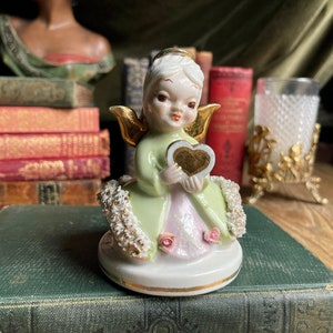 Adorable 1950&#39;s LEFTON ANGEL with Gold wings & halo, holding a Gold Heart |  Small Ceramic Angel Figurine