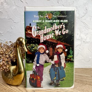 Vintage Mary Kate & Ashely VHS: To Grandmother&#39;s House We Go --1992 Kids Christmas Movie --VHS Clamshell