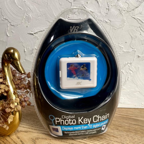 SEALED VR3 Digital Photo Keychain -- Never Opened --2000s Nostalgia