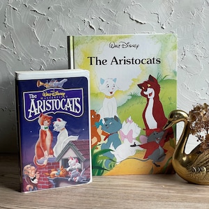 Vintage 1988 Walt Disney The Aristocats Book & The Aristocats VHS Movie
