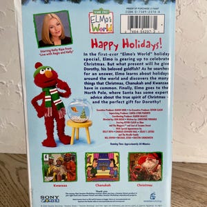 Kelly Ripa Elmo Vintage Elmo's World: Happy Holiday VHS Clamshell 2002 --christmas ...