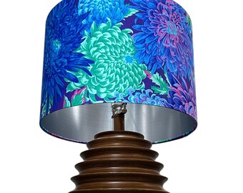 ALLEEN LAMPENKAP, lampenkap met bloemenprint, geborsteld zilveren voering, chrysant handgemaakte trommel op bestelling gemaakte aangepaste bloemen lampenkap